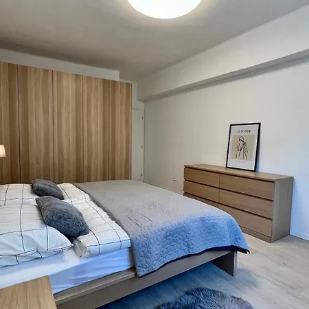 Apartment Priestranny Apartman Blizko Centra