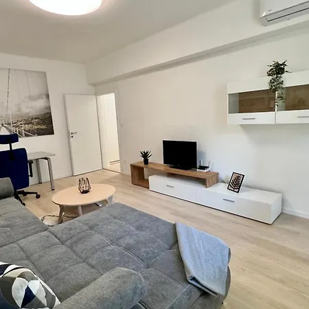 Apartment Priestranny Apartman Blizko Centra Bratislava